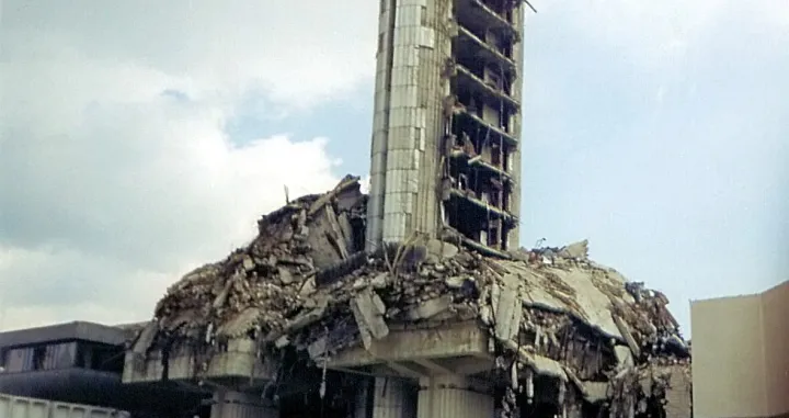 Oslobođenje sru&scaron;eni neboderi/