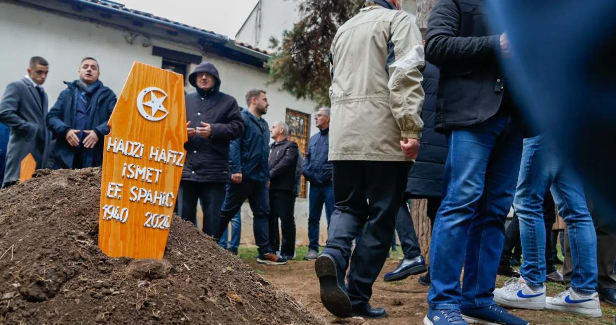 Dženaza Ismetu ef. Spahiću, bivšem zamjeniku reisul-uleme Islamske zajednice/Damir Deljo