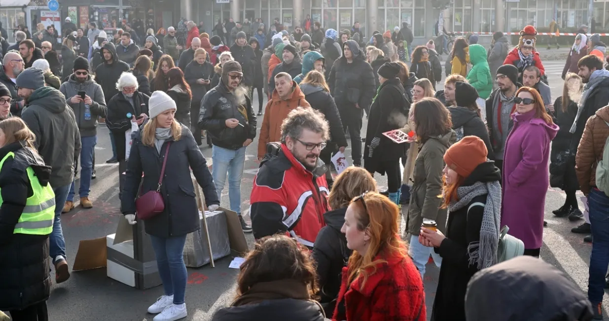 Novi Sad, protest, tragedija, Željeznička stanica, poginulo 14 osoba, urušavanje nadstrešnice/Anadolija/