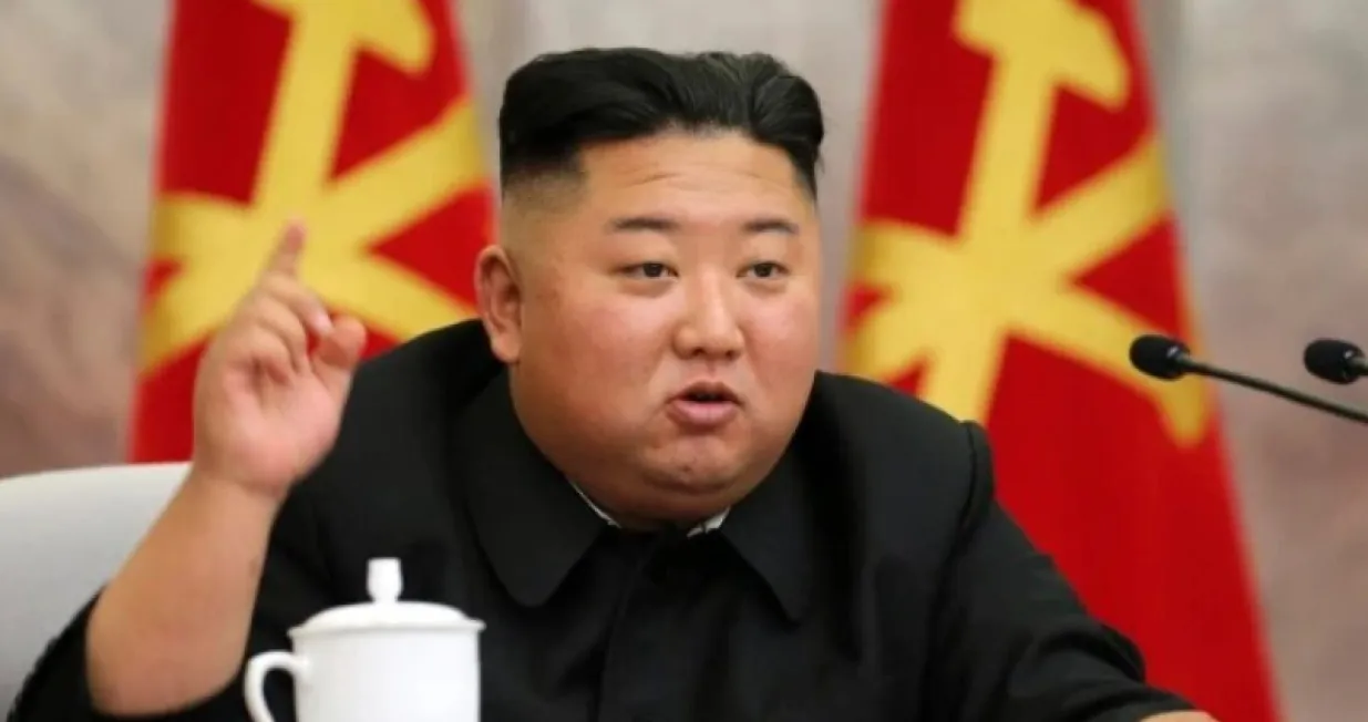 Kim jong un Dovoljno je da Kim Jong-un u slučaju rata izda naredbu/