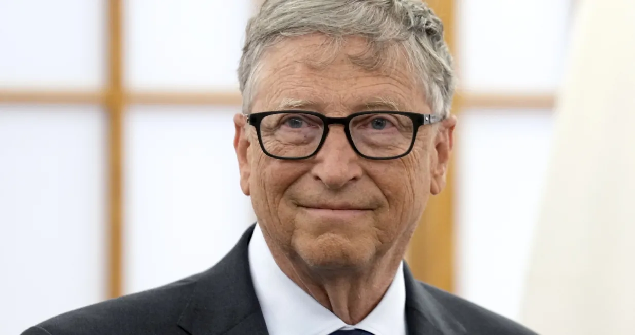 epa10126832 Bill & Melinda Gates Foundation co-chair Bill Gates attends a ceremony at the foreign ministry in Tokyo, Japan, 18 August 2022. The government of Japan awarded the Grand Cordon of the Order of the Rising Sun to Microsoft co-founder and co-chair of the Bill & Melinda Gates Foundation, Bill Gates in recognition of Gates' contributions to the global health. EPA/FRANCK ROBICHON/Franck Robichon