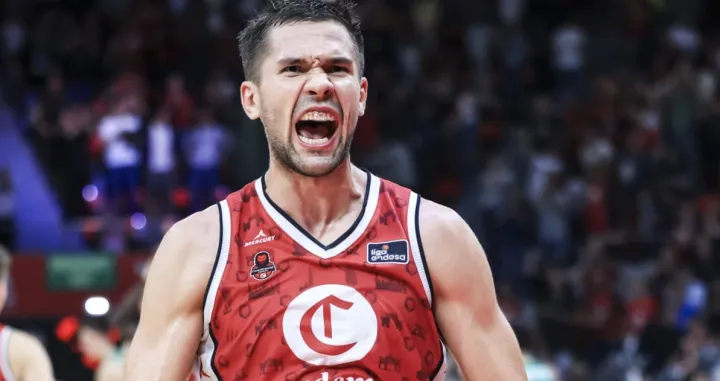 Emir Sulejmanović - košarkaš ekipe Casademont Zaragoza