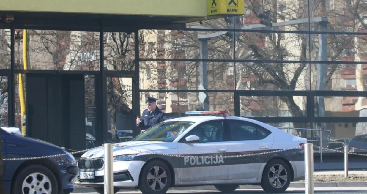 Intervenirali tuzlanski policaJCI/Tuzlanski.ba/