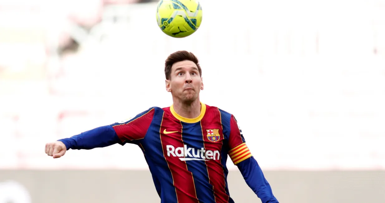 epa09204995 Barcelona's Leo Messi in action during the Spanish LaLiga soccer match between FC Barcelona and Celta Vigo held at Camp Nou stadium in Barcelona, Spain, 16 May 2021. EPA/Alejandro Garcia