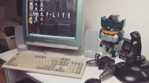 retro kompjuter računar 2000-te gaming video igre/