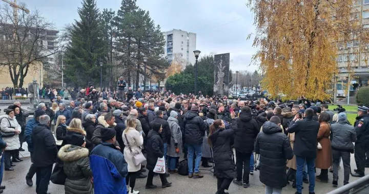 Protest u Banjoj Luci/Fena