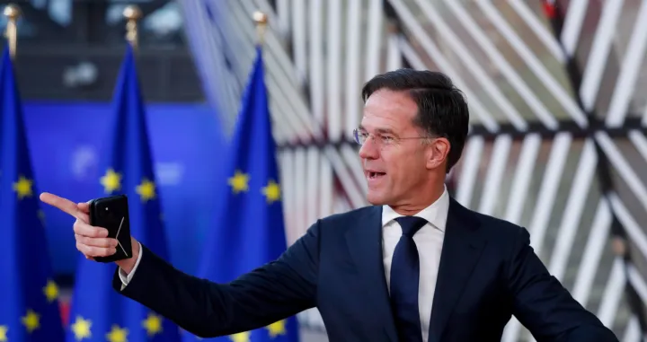 epa10366865 Dutch Prime Minister Mark Rutte reacts as he arrives for a European Council in Brussels, Belgium, 15 December 2022. EU leaders will meet in Brussels on the day to discuss Russia's war against Ukraine, energy and economy, security and defense issues as well as the EU's southern neighborhood and external relations. EPA/STEPHANIE LECOCQ/Stephanie Lecocq