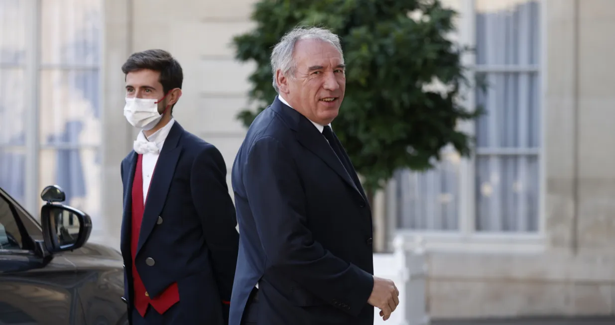 epa09519695 Pau's Mayor Francois Bayrou (R) arrives at the Elysee Palace prior to the presentation of 'France 2030' investment plan by French President Emmanuel Macron in Paris, France, 12 October 2021. Hydrogen, semiconductors or electric batteries: French President Macron details on 12 October 2021 the priority sectors of the 'France 2030' plan to 'bring out the champions of tomorrow', in the face of Chinese and American competition and criticism of the 'decline' of France. EPA/YOAN VALAT/Yoan Valat