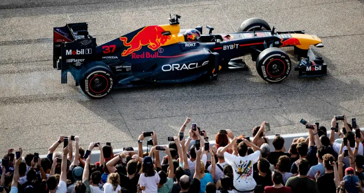 Patrick Friesacher of Austria in a RB8 performs during the Red Bull Showrun by Alumil in Thessaloniki, Greece on September 23, 2023. // SI202309230604 // RBMN/Red Bull Racing Showrun/2023/Thessaloniki, Greece // Alex Grymanis/Red Bull Content Pool