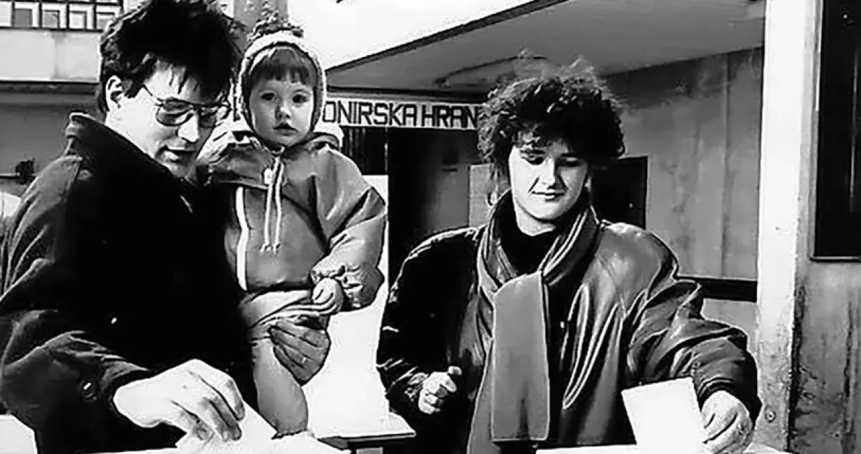 Slovenci se na plebiscitu izjasnili za izdvajanje iz SFRJ, 23.12.1990./