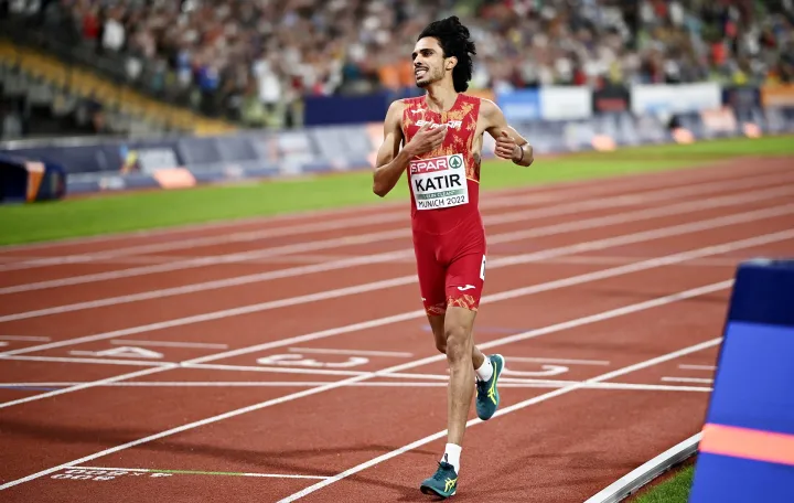 epa10124793 Mohamed Katir of Spain places second in the men's 5000m final during the Athletics events at the European Championships Munich 2022, Munich, Germany, 16 August 2022. The championships will feature nine Olympic sports, Athletics, Beach Volleyball, Canoe Sprint, Cycling, Artistic Gymnastics, Rowing, Sport Climbing, Table Tennis and Triathlon. EPA/CHRISTIAN BRUNA