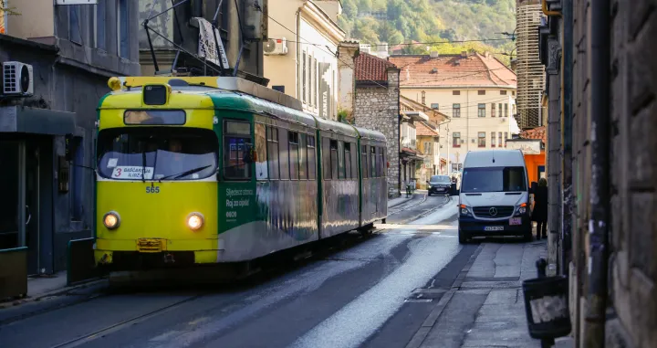 Tramvaj u Mula Mustafe Bešeskije/Damir Deljo