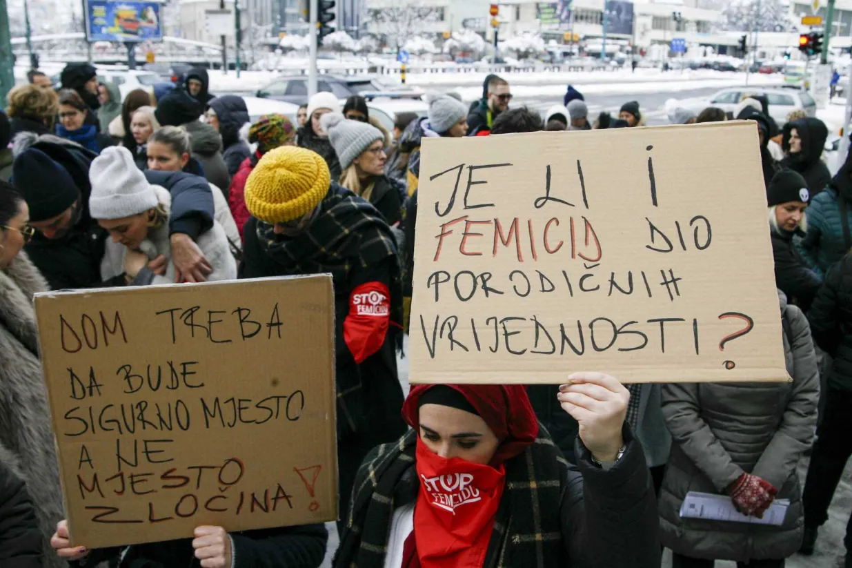 Od 12 sati ispred Vrhovnog suda Federacije BiH održavaju protesti povodom pravosnažne presude Eldinu Hodžiću, čovjeku koji je brutalno ubio svoju suprugu Almu Kadić nakon godina nasilja/Damir Deljo