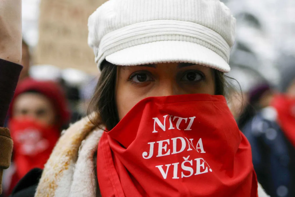 Od 12 sati ispred Vrhovnog suda Federacije BiH održavaju protesti povodom pravosnažne presude Eldinu Hodžiću, čovjeku koji je brutalno ubio svoju suprugu Almu Kadić nakon godina nasilja/Damir Deljo