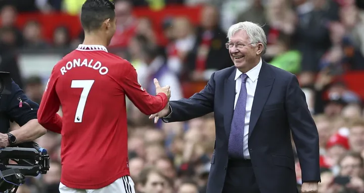 epaselect epa10247085 Former Manchester United manager Sir Alex Ferguson greets Cristiano Ronaldo (L) of Manchester United prior to the English Premier League soccer match between Manchester United and Newcastle United in Manchester, Britain, 16 October 2022. EPA/ADAM VAUGHAN EDITORIAL USE ONLY. No use with unauthorized audio, video, data, fixture lists, club/league logos or 'live' services. Online in-match use limited to 120 images, no video emulation. No use in betting, games or single club/league/player publications