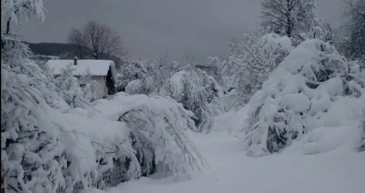 Snijeg, odsječeno selo, BiH/Radio Drvar