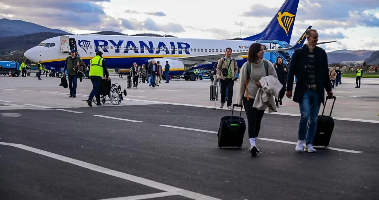 Prvi avion aviokompanije Ryanair na liniji Geteborg - Sarajevo sletio je jučer ujutro na Međunarodni aerodrom u Sarajevu/