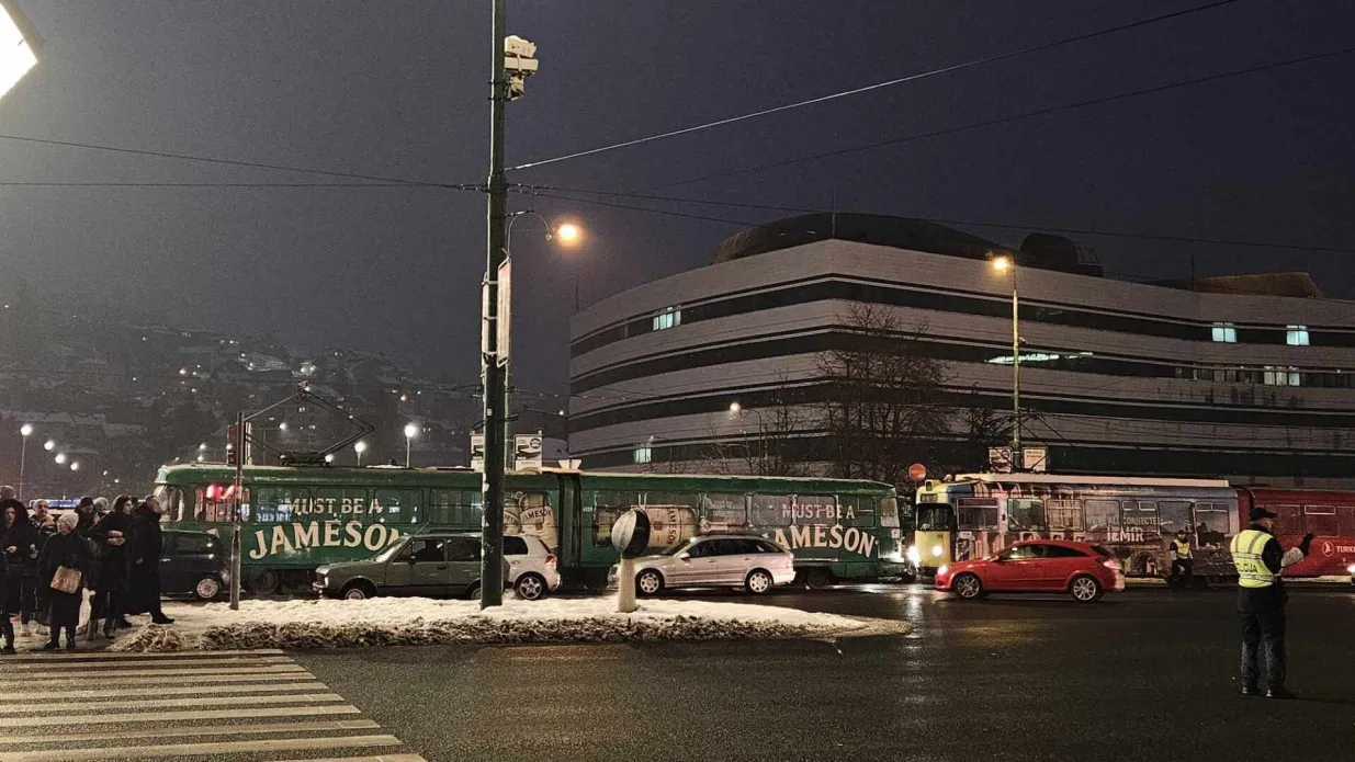 Gužva u Sarajevu, saobraćajni kolaps, problemi, saobraćaj, tramvaj se pokvario/Lejla Sofradžija