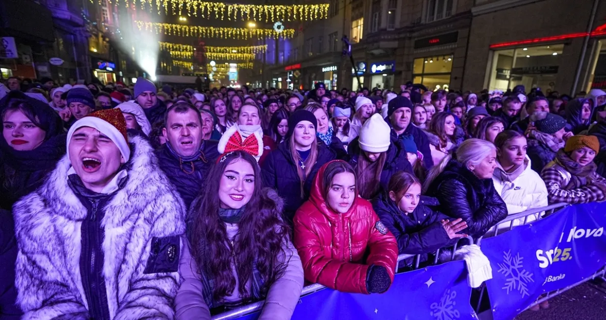 Desetine hiljada ljudi na dočeku Nove godine u Sarajevu/Anadolija