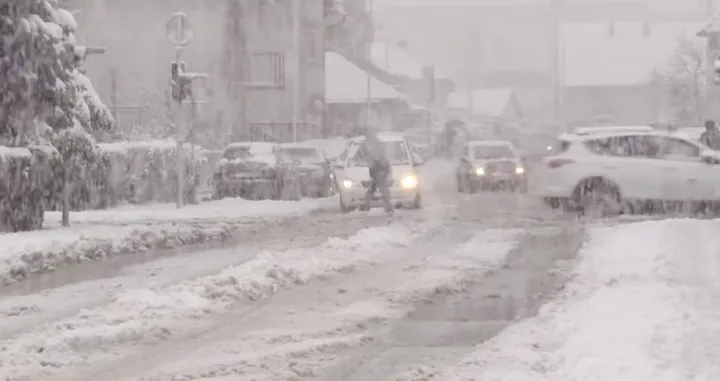 Nadamo se da snijeg ovaj put neće iznenaditi nadležne službe /Screenshot