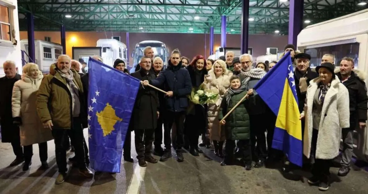 Građane BiH na granici je dočekala zamjenica predsjednika Vlade Kosova Emilija Redžepi/ Bošnjaci.net/