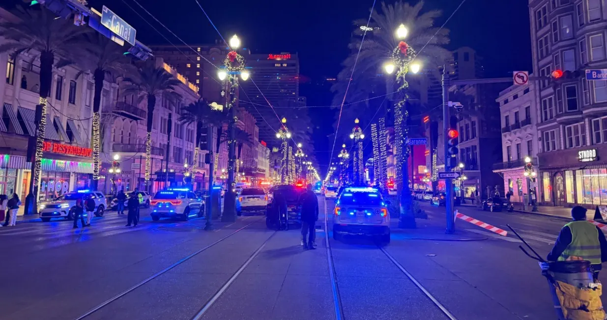 Muškarac se autom zaletio u gomilu ljudi u New Orleansu, pa pucao na prolaznike/Wgno-tv (abc) New Orleans