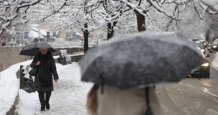 Snijeg po ulicama Sarajeva/Damir Deljo