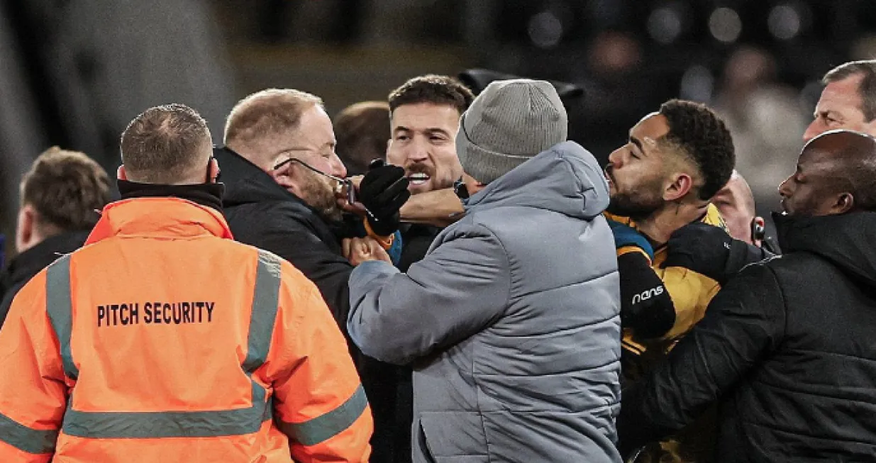 Matheus Cunha u incidentu nakon meča/FOTO: X