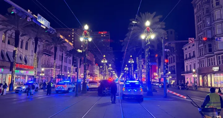 Muškarac se autom zaletio u gomilu ljudi u New Orleansu, pa pucao na prolaznike/Wgno-tv (abc) New Orleans