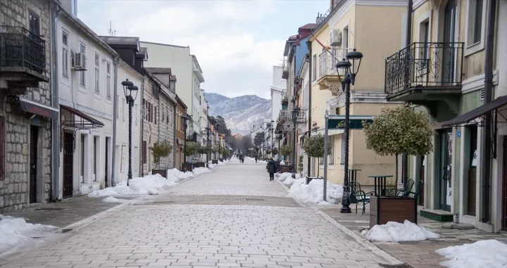 Cetinje dan nakon masakra kojeg je u počinio Cetinjanin Aco Martinović. Ubio je 12, ranio četvero ljudi, pa počinio samoubistvo/Rusmin Radić