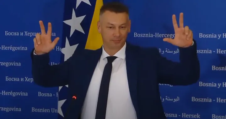 Nenad Nešić, tri prsta/Screenshot