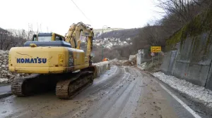 I dalje zatvoren magistralni put Bistrik - Lapišnica zbog opasnosti od odrona/Amer Kajmović