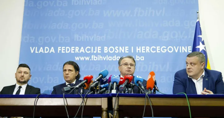 Vlada FBiH, Nermin Nikšić, Vojin Mijatović, Toni Kraljević, press konferencija, minimalna plata/Damir Deljo