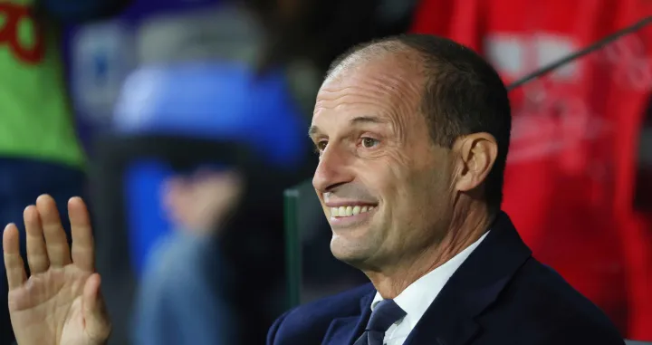 epa10389260 Juventus's head coach Massimiliano Allegri reacts before the Italian Serie A soccer match US Cremonese vs Juventus FC at Giovanni Zini stadium in Cremona, Italy, 04 January 2023. EPA/SIMONE VENEZIA