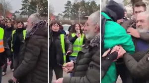 Stariji muškarac, incident, protesti, Novi Sad, nož, pokušaj napada/Prtsc