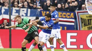 epa10388694 Sassuolo's Davide Frattesi (L) and Sampdoria's Tomas Rincon in action during the Italian Serie A soccer match between US Sassuolo and UC Sampdoria at Mapei Stadium in Reggio Emilia, Italy, 04 January 2023. EPA/SERENA CAMPANINI