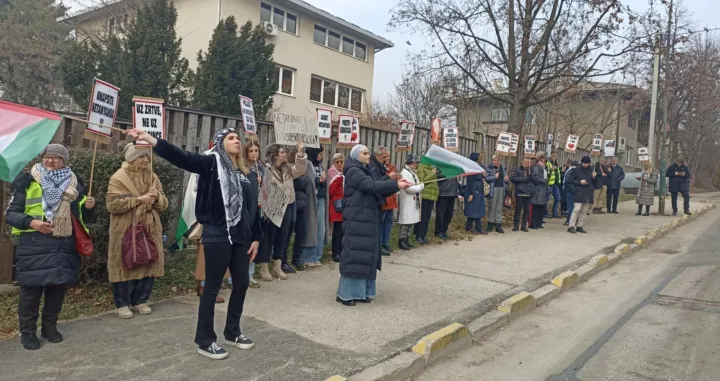 protest građana ispred ambasade Poljske/Eldina Zolj-balenović