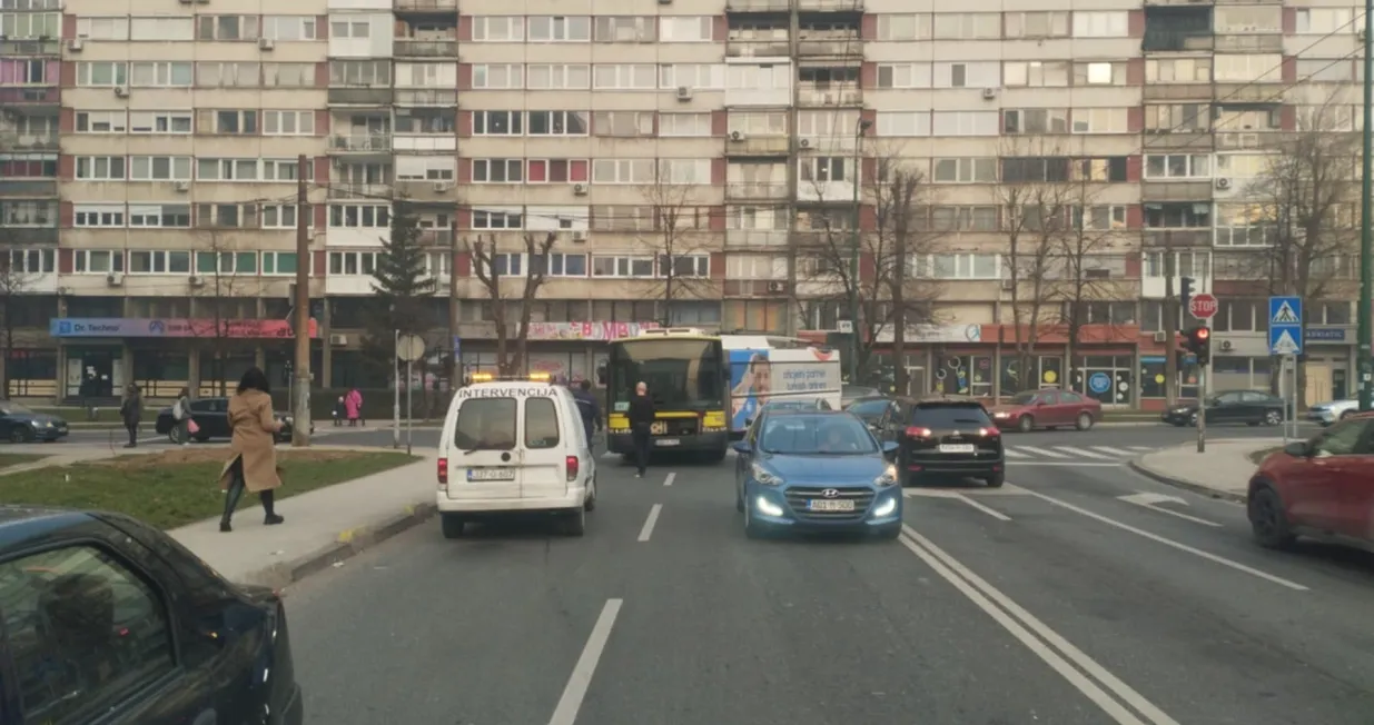 Trolejbus stao, raskrsnica, Hrasno/Oslobođenje