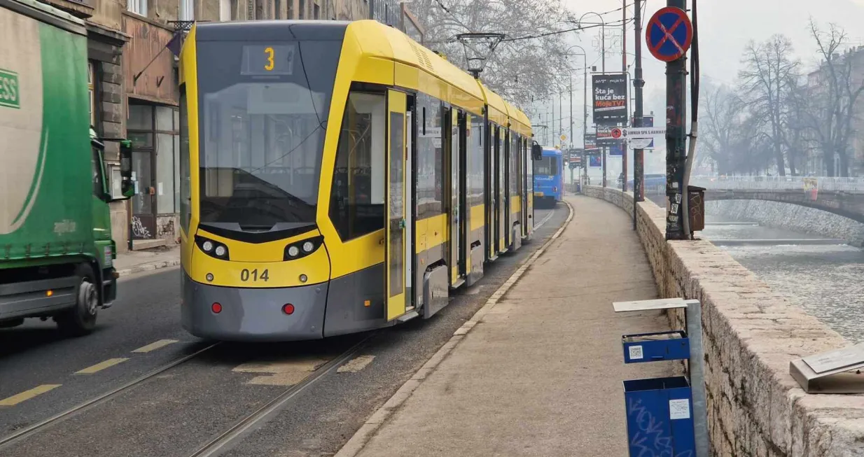 Tramvaji opet ne voze/Sanel Konjhodžić