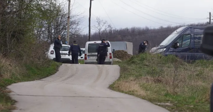 Policija blokirala prilaz kući/Telegraf.rs/