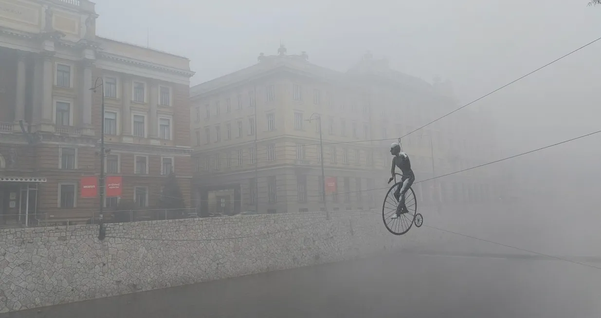 Magla u Sarajevu/Damir Deljo