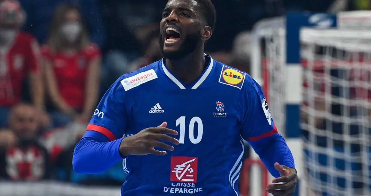 epa09683706 Dika Mem of France reacts during the Men's European Handball Championship preliminary round match between France and Croatia at the Fonix Arena in Debrecen, Hungary, 13 January 2022. EPA/Tibor Illyes HUNGARY OUT