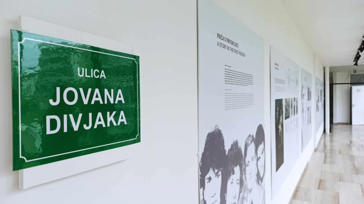 Izložba posvećena Jovanu Divjaku/Nisad Selimović/
