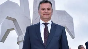 Novalić se svako malo oglasi na Facebooku/Facebook/