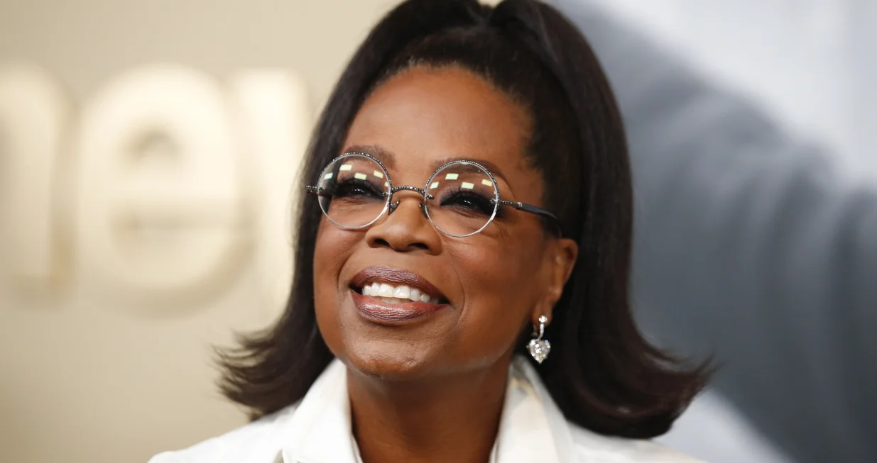 epa10198205 US talk show host Oprah Winfrey attends the premiere of Apple TV+'s 'Sidney' at the Academy Museum of Motion Pictures, in Los Angeles, California, USA, 21 September 2022. EPA/CAROLINE BREHMAN/Caroline Brehman