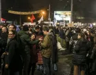 Studenti blokirali jedno od najprometnijih saobraćajnih čvorišta u Beogradu nakon incidenta u kojem se automobil zaletio u demonstrante oborivši studentkinju/Filip Stevanović