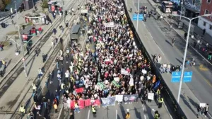 Studenti blokirali najveće saobraćajno čvorište u Srbiji, ostaju 24 sata//