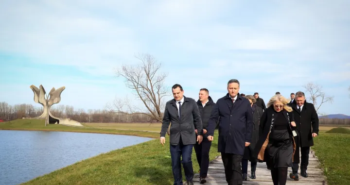 Denis Bećirović u Jasenovcu, posjeta/Facebook