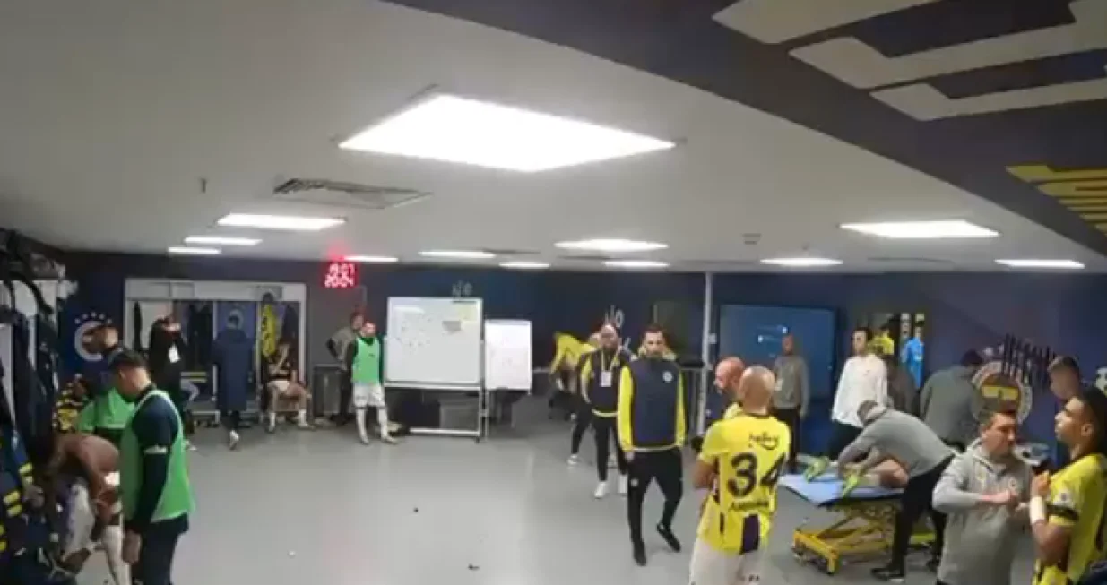 Snimak iz svlačionice (FOTO: Screenshot/Fenerbahče)