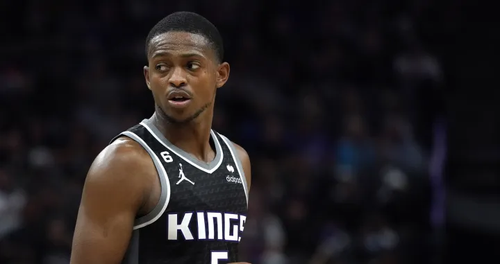 epa10253763 Sacramento Kings guard De'Aaron Fox after a play against the Portland Trail Blazers during the second half of the NBA game at Golden 1 Center in Sacramento, California, USA, 19 October 2022. EPA/JOHN G. MABANGLO SHUTTERSTOCK OUT